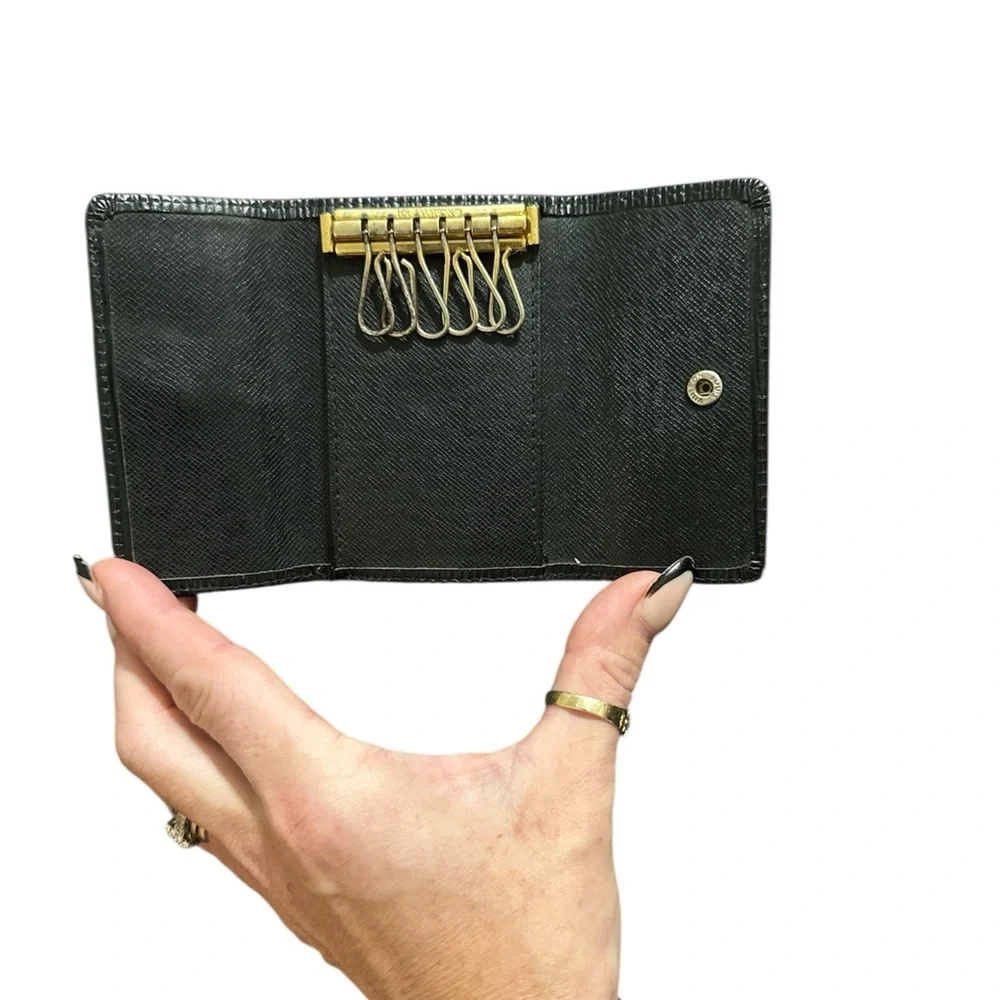 Louis Vuitton Black Epi Key 🔑 Wallet PRISTINE